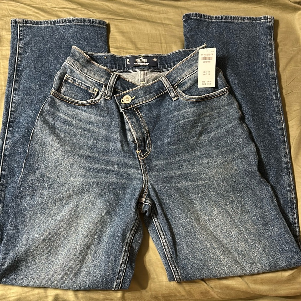 NEW! Ultra High-Rise Medium Wash Criss-Cross Waistband Dad Jeans